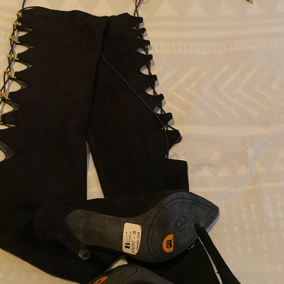 Size 7 suede boots - Picture 3 of 3